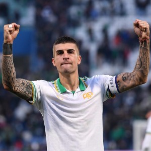 sofascore官网-都灵vs罗马，曼奇尼庆祝身披罗马战袍300次出场